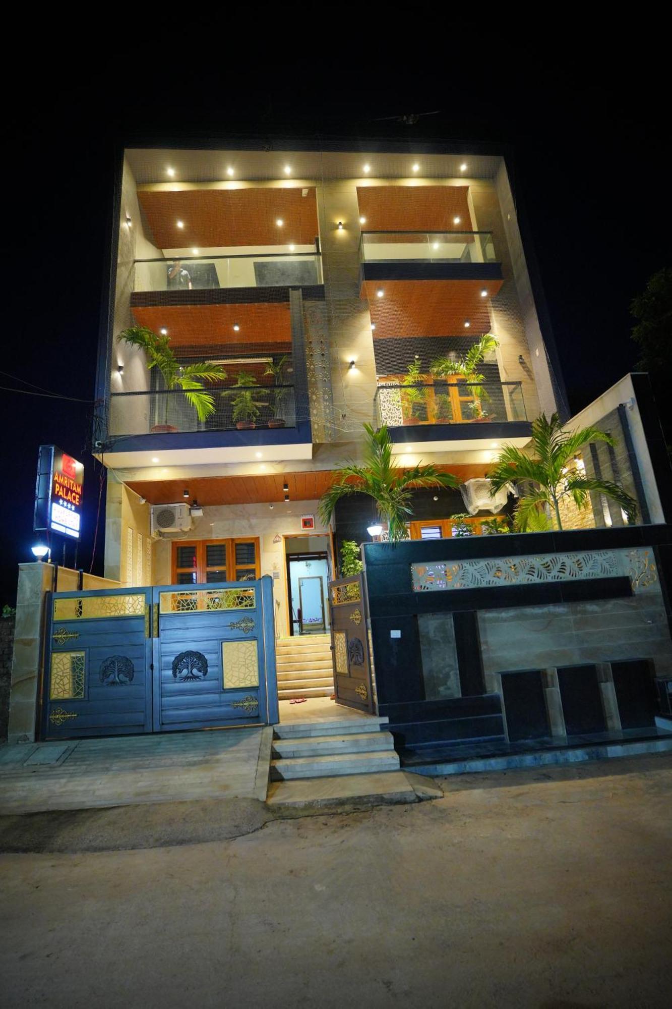 Amritam Palace A Luxury Ac Home Stay Ringas Esterno foto
