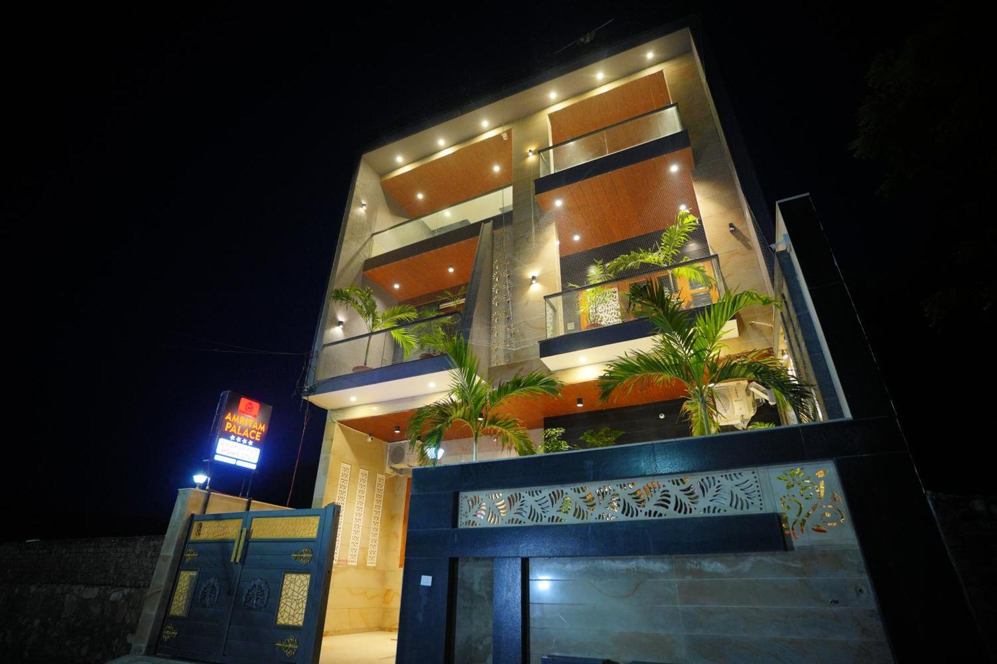 Amritam Palace A Luxury Ac Home Stay Ringas Esterno foto