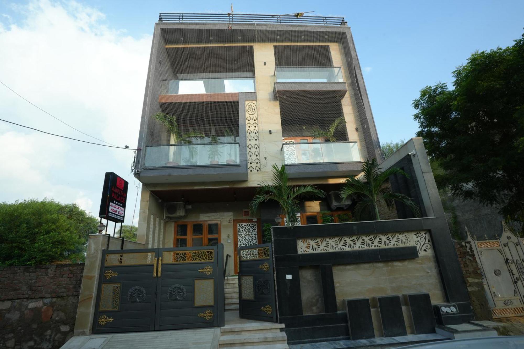 Amritam Palace A Luxury Ac Home Stay Ringas Esterno foto