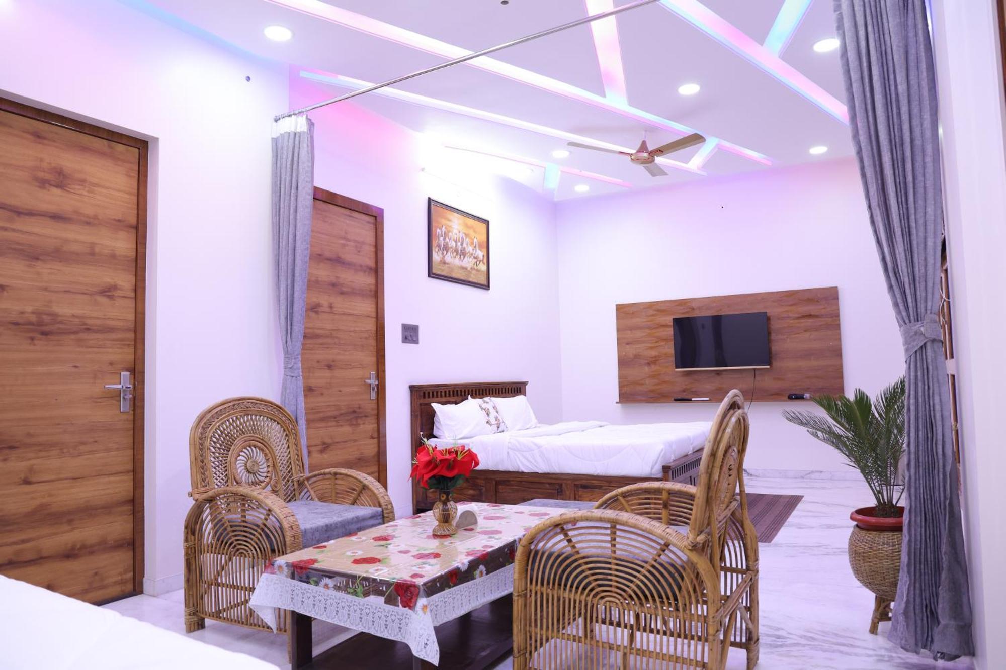 Amritam Palace A Luxury Ac Home Stay Ringas Esterno foto