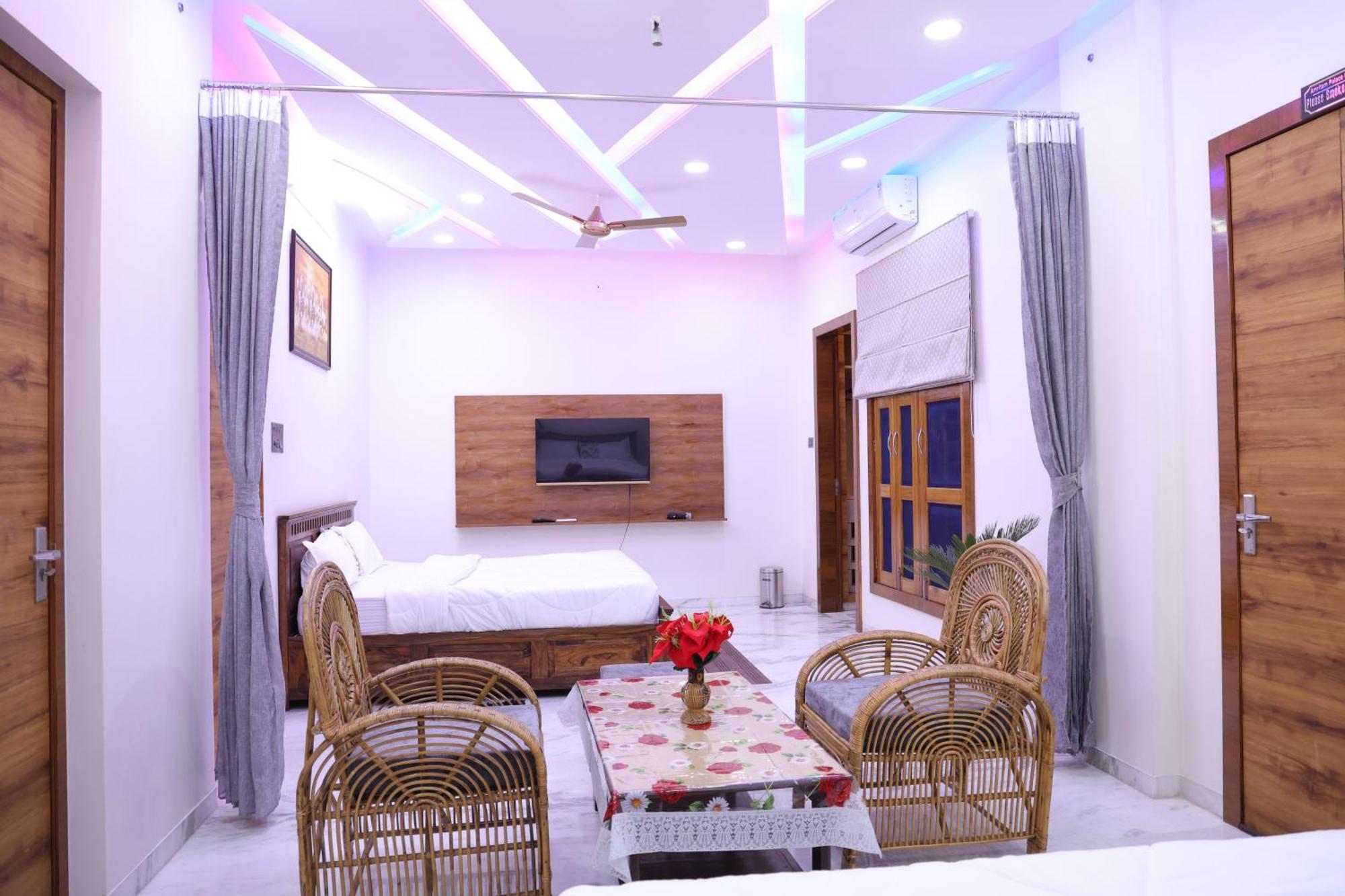 Amritam Palace A Luxury Ac Home Stay Ringas Esterno foto