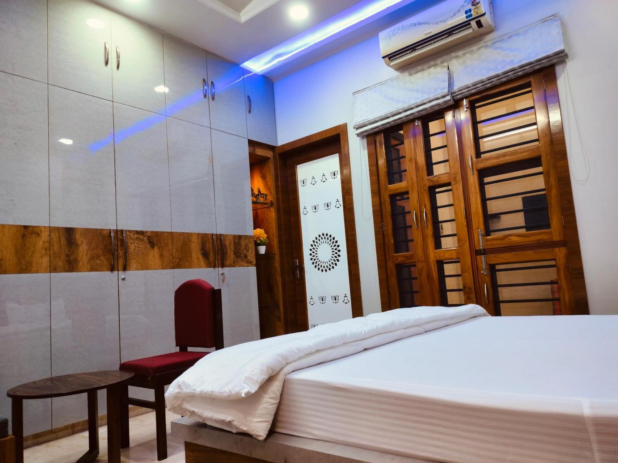 Amritam Palace A Luxury Ac Home Stay Ringas Esterno foto